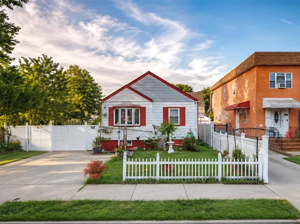 (undisclosed Address), Bellerose, NY 11426