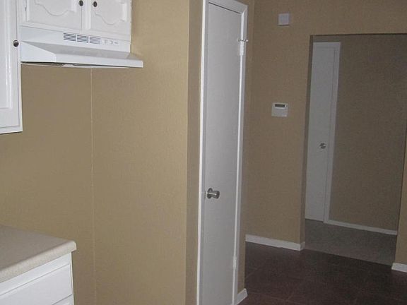 4th image of 1405 Monica Ln