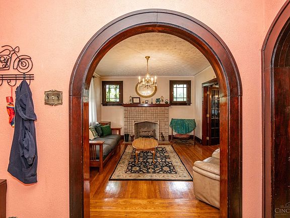 5th image of 756 Considine Ave