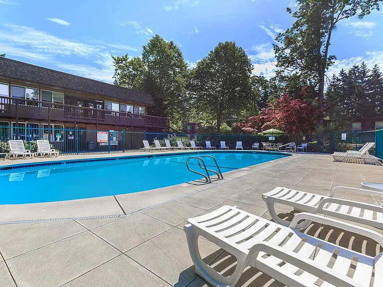 Fairwood Apartments — Photo 11