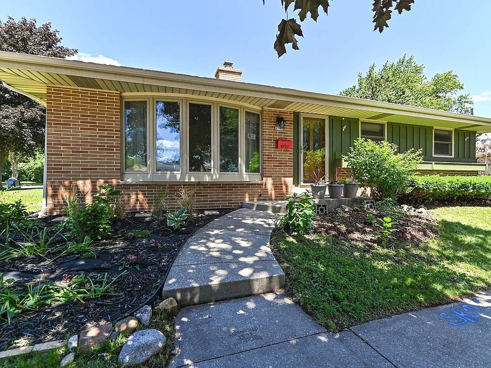 1st image of 8732 W Burdick AVENUE
