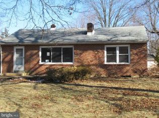 303 Village Rd, Harrisburg, PA 17112