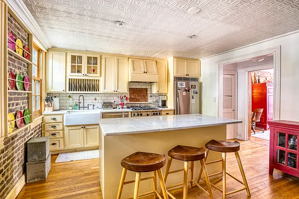 Rented by Douglas Elliman | media 29