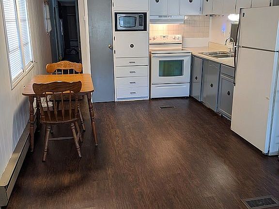 3rd image of 4908 Coral St