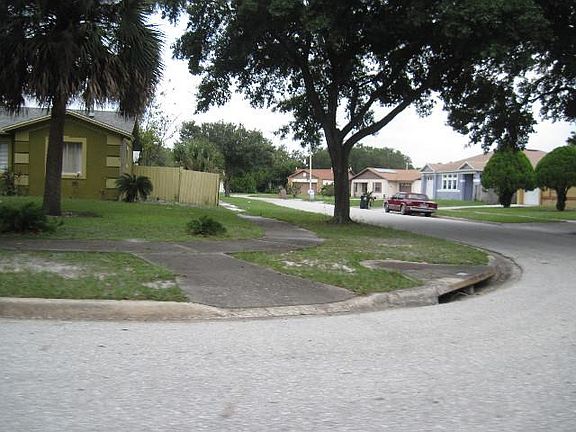 4th image of 3201 Shady Willow Dr