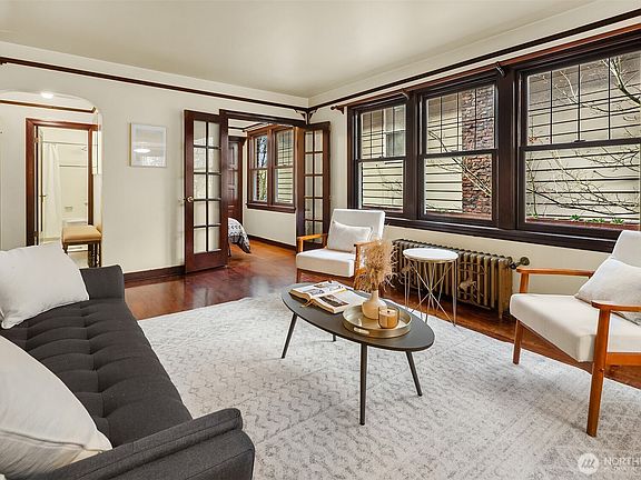 5th image of 411 Boylston Avenue E #202