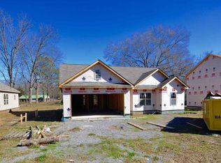 1204 White St, Hartselle, AL 35640