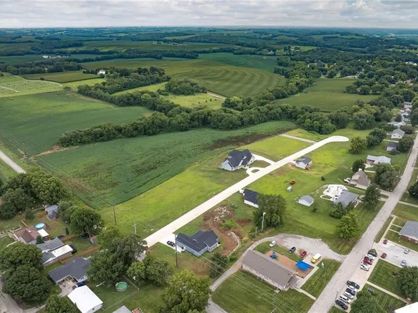 1508 Missouri Ave, Mound City, MO 64470