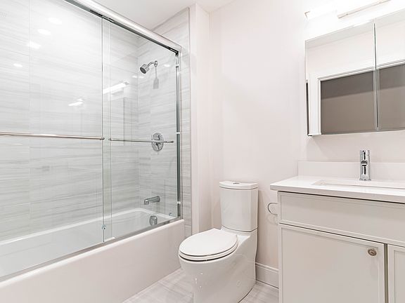 3rd image of 157 Everett St #303