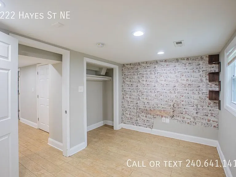 5222 Hayes St NE — Photo 17