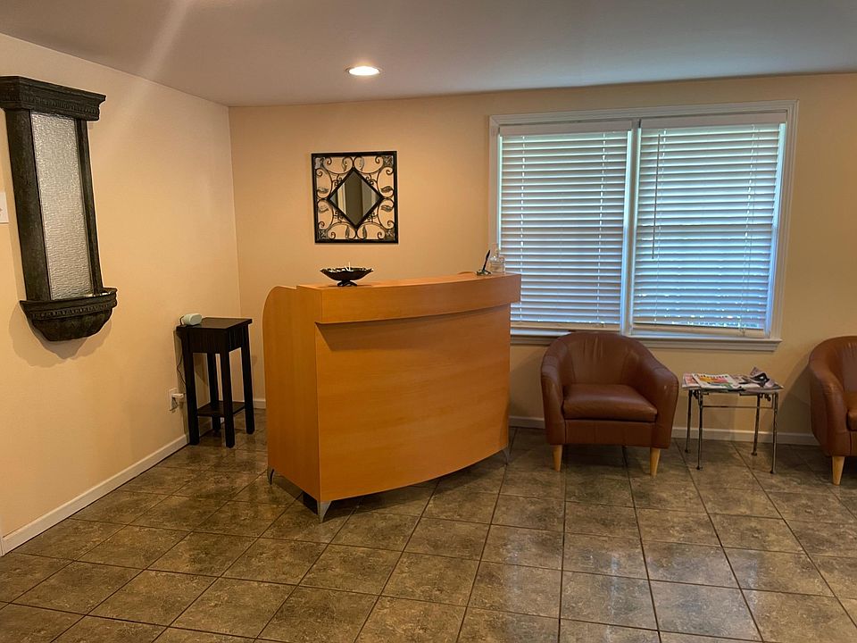 1st image of 190 McConnell Dr