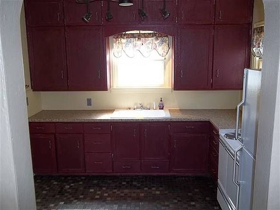 2nd image of 8210 E Grace Ave