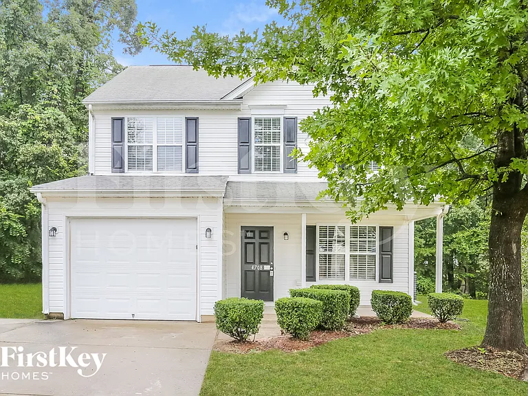 4708 Mallard Creek Dr — Photo 1