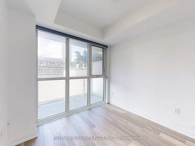 77 Mutual St #708 — Photo 21