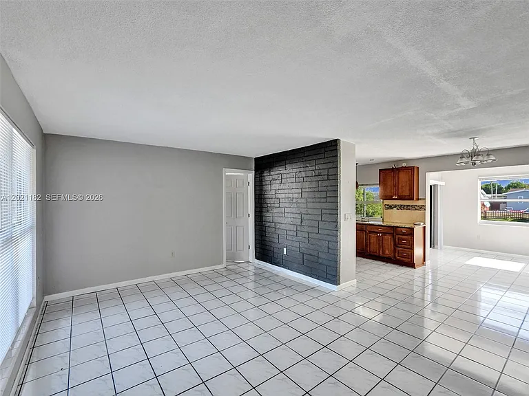8550 NW 27th Pl — Photo 8