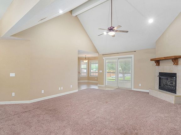 4th image of 3851 W Poppy Lane