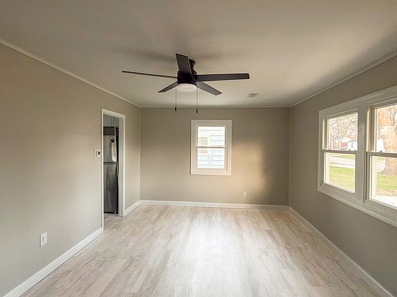 5th image of 1037 Eastview Dr