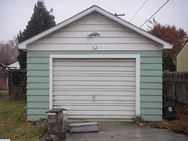 2nd image of 2509 W 4th Ave