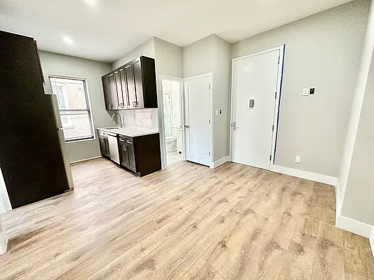 Rented by Amorelli Realty | media 2