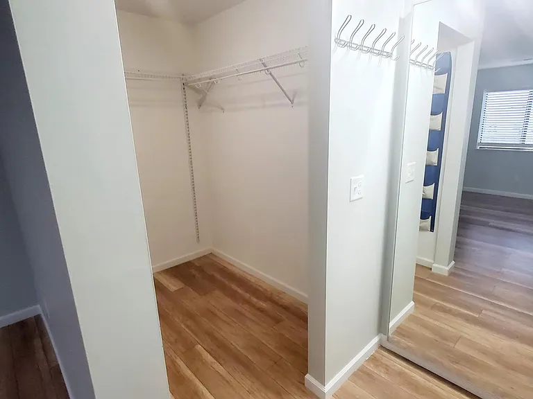 2275 Hedgerow Rd #C — Photo 7