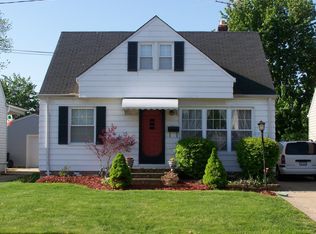 29110 Forest Grove Rd, Eastlake, OH 44095