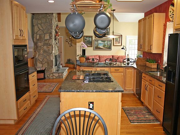 5th image of 8011 Amsterdam Ct