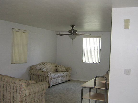 4th image of 12 Brewster Ln