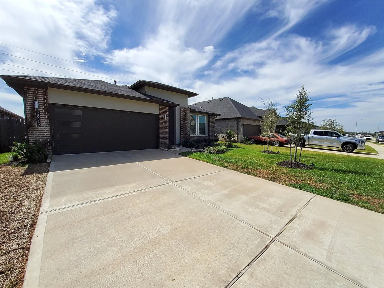 4 bed, 2073 sqft, $2,700 — Photo 3