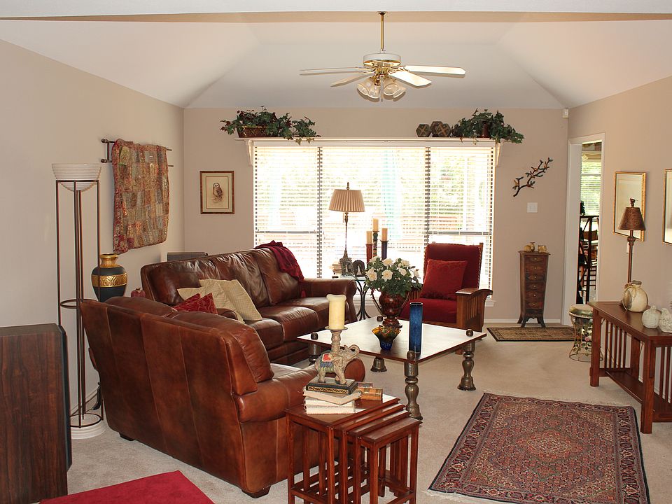 1st image of 8502 Fairway Trace Dr