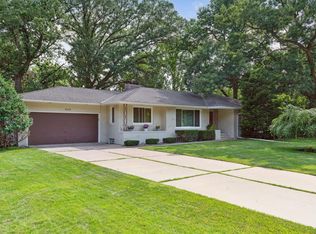 6113 Saxony Rd, Edina, MN 55436