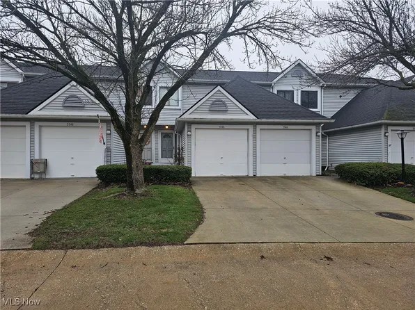5546 Windrush Ct #94E, Parma, OH 44134