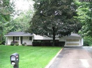 3488 Durham Rd, Barberton, OH 44203