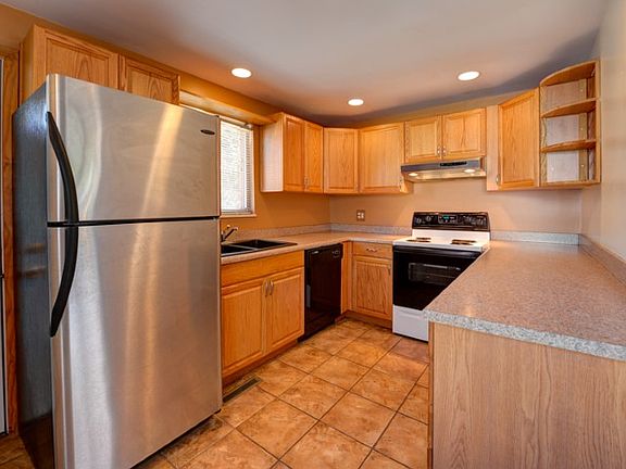 3095 E. Euclid Kitchen