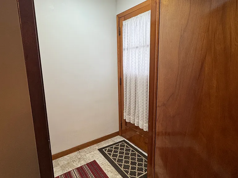 62 Greenman Ave #B — Photo 4