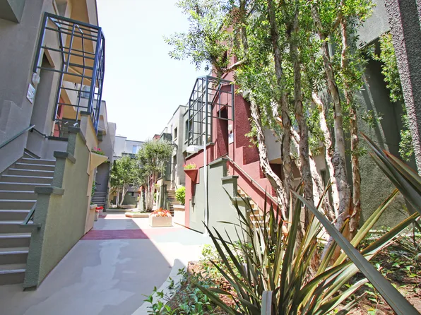 CentrePointe Apartments