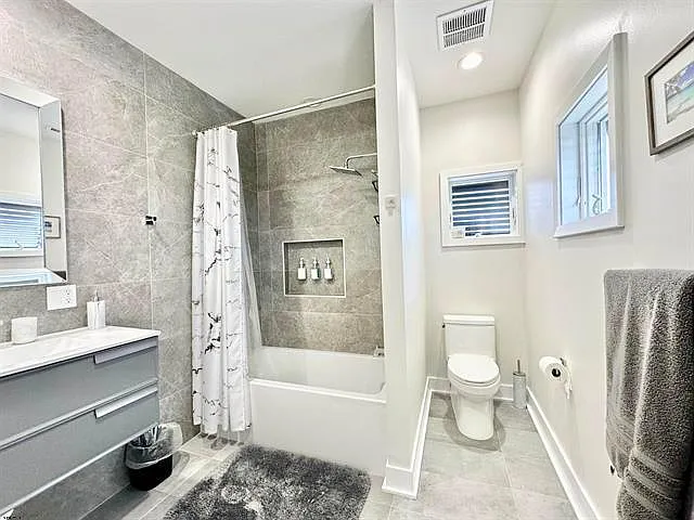 136 Lincoln Dr — Photo 23