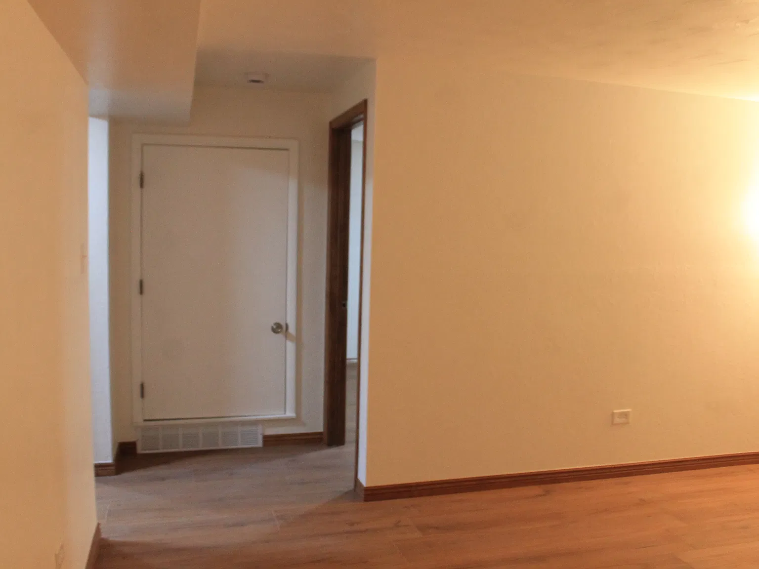 2 bed, 820 sqft, $1,350 — Photo 3