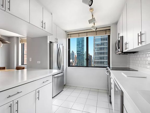 5th image of 300 E 54th St APT 29H