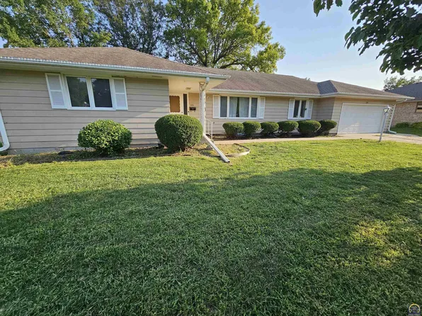304 Lorain St, Seneca, KS 66538