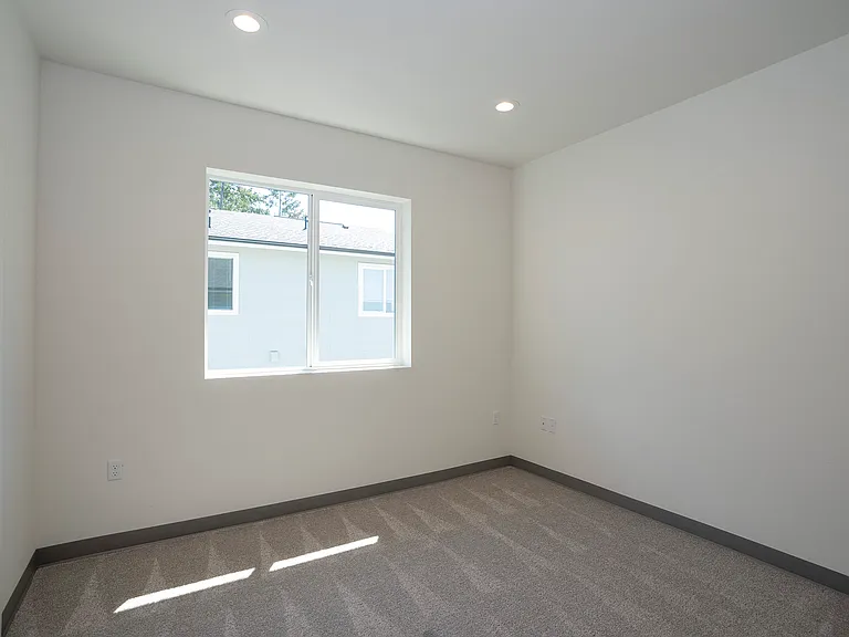 4873 S 48th St #D-2 — Photo 18