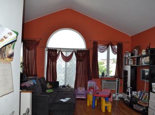 2532 E 17th St #3, Brooklyn, NY 11235