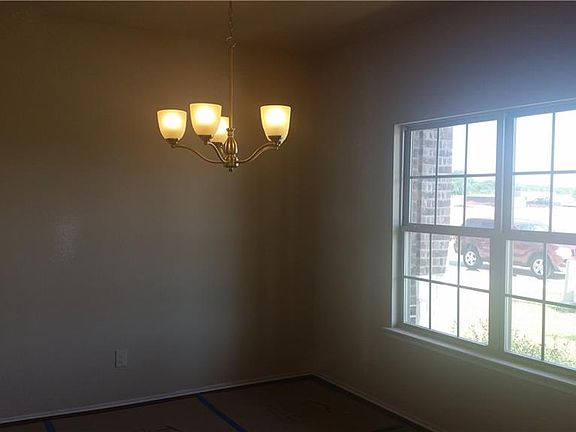 4th image of 560 Indian Hill Dr