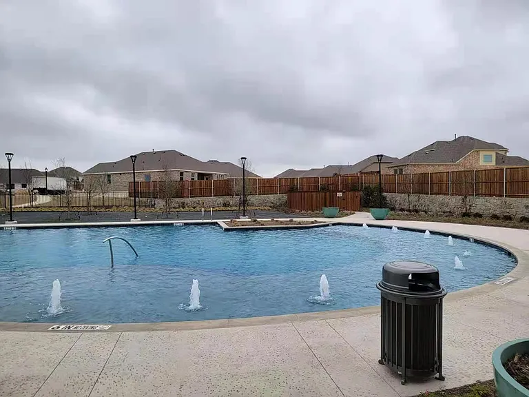 2510 Lovegrass Ln — Photo 16