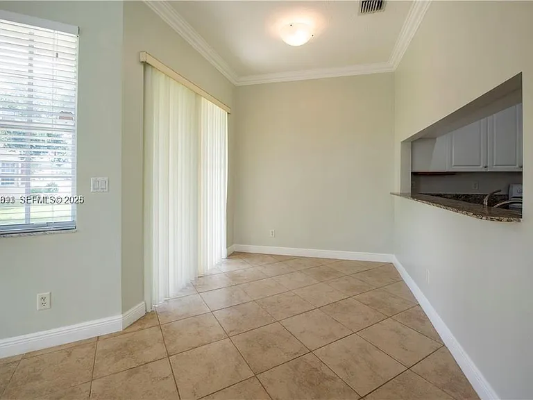 3371 Lakeside Dr #27 — Photo 11