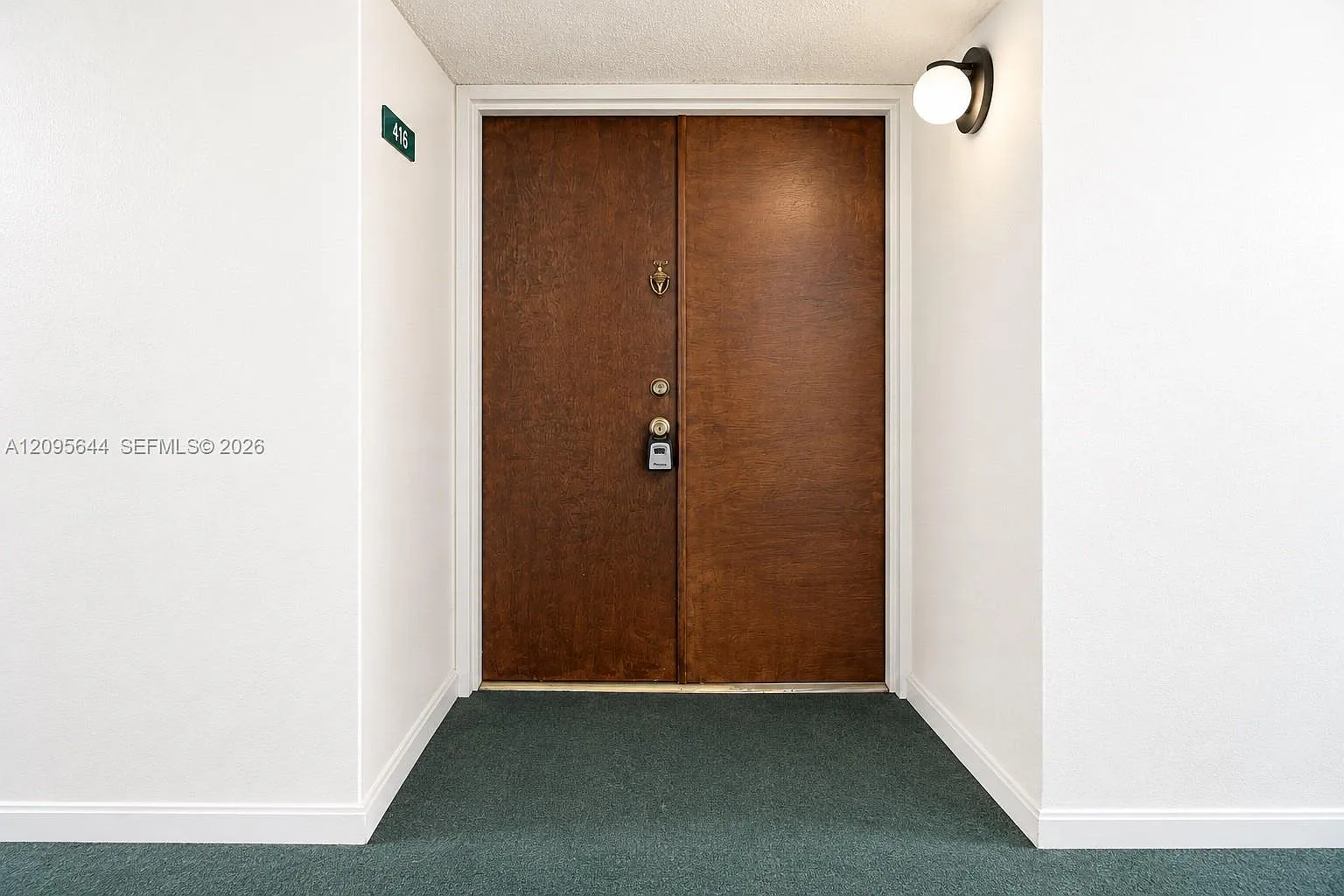 2 bed, 898 sqft, $2,100 — Photo 4