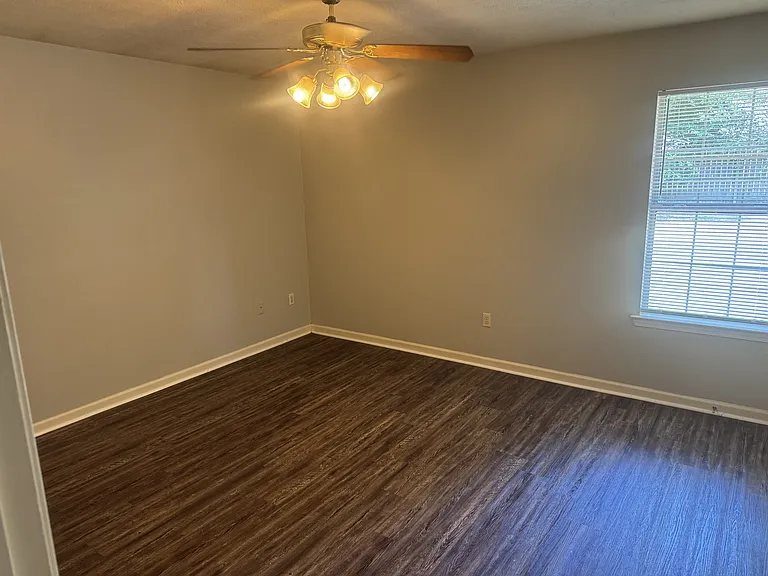 1435 Arapaho Trl — Photo 7