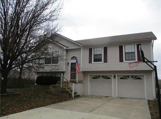 917 SW Daney Ct, Lees Summit, MO 64081