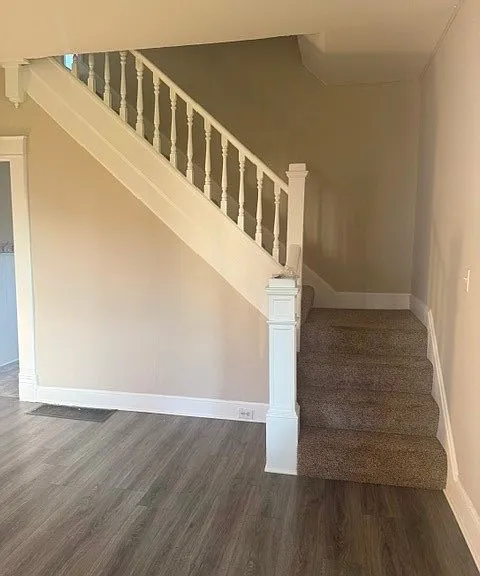 409 W Walnut St — Photo 15