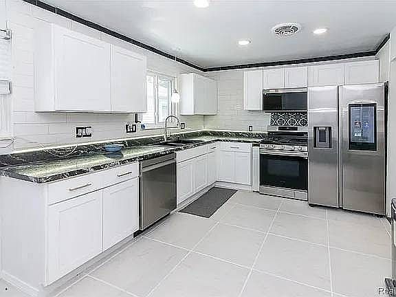 4th image of 32000 Saint Margaret St