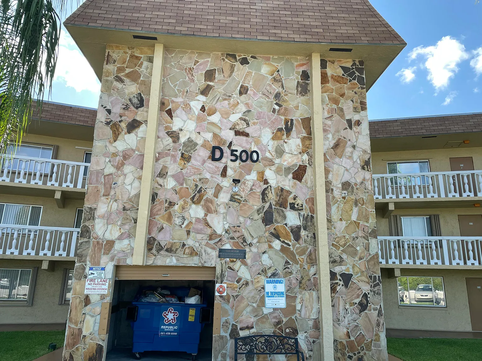 1 bed, 1.5 bath, 764 sqft, $1,400 — Photo 1